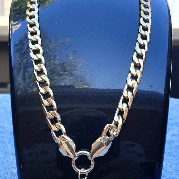 Chunky White Crystal Gold Tone Tree of Life Pendant & Necklace - Picture 3 of 12